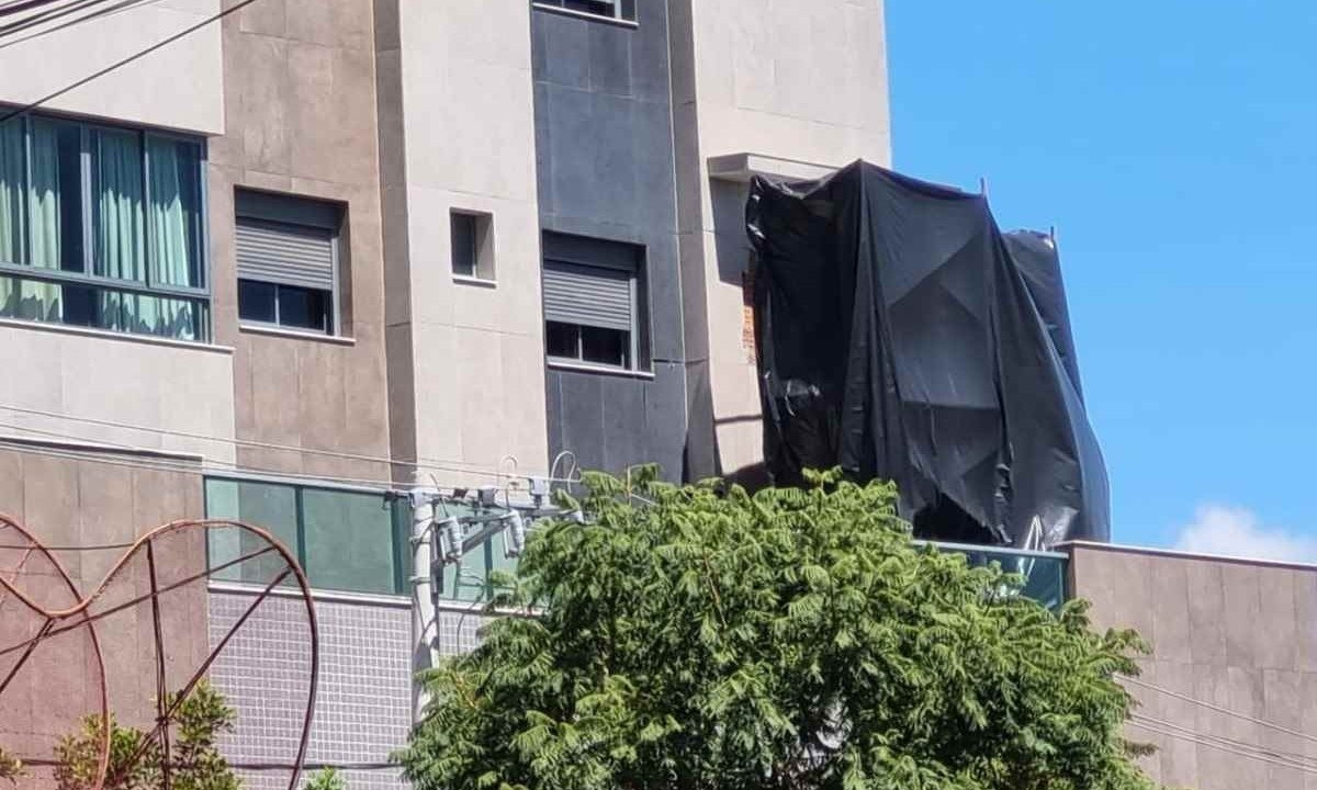 Empresa providenciou proteção em viga da estrutura do prédio que apresentou problema em Montes Claros -  (crédito: Luiz Ribeiro/DA Press)