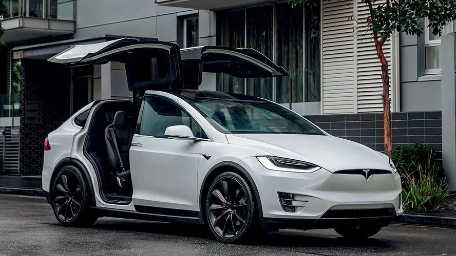 Tesla chega a acordo em processo por acidente fatal envolvendo seu piloto automático - Divulgação