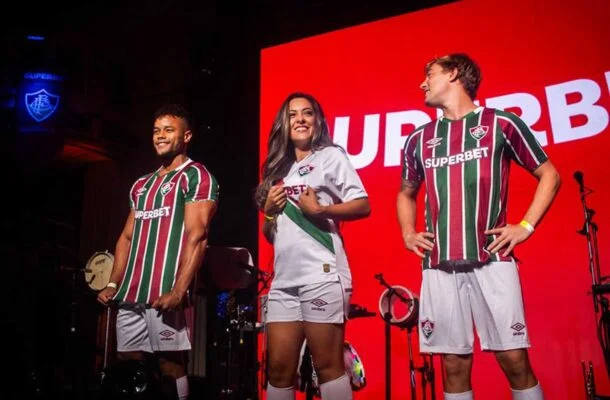 Fluminense apresenta uniformes e celebra parceria com novo patrocinador