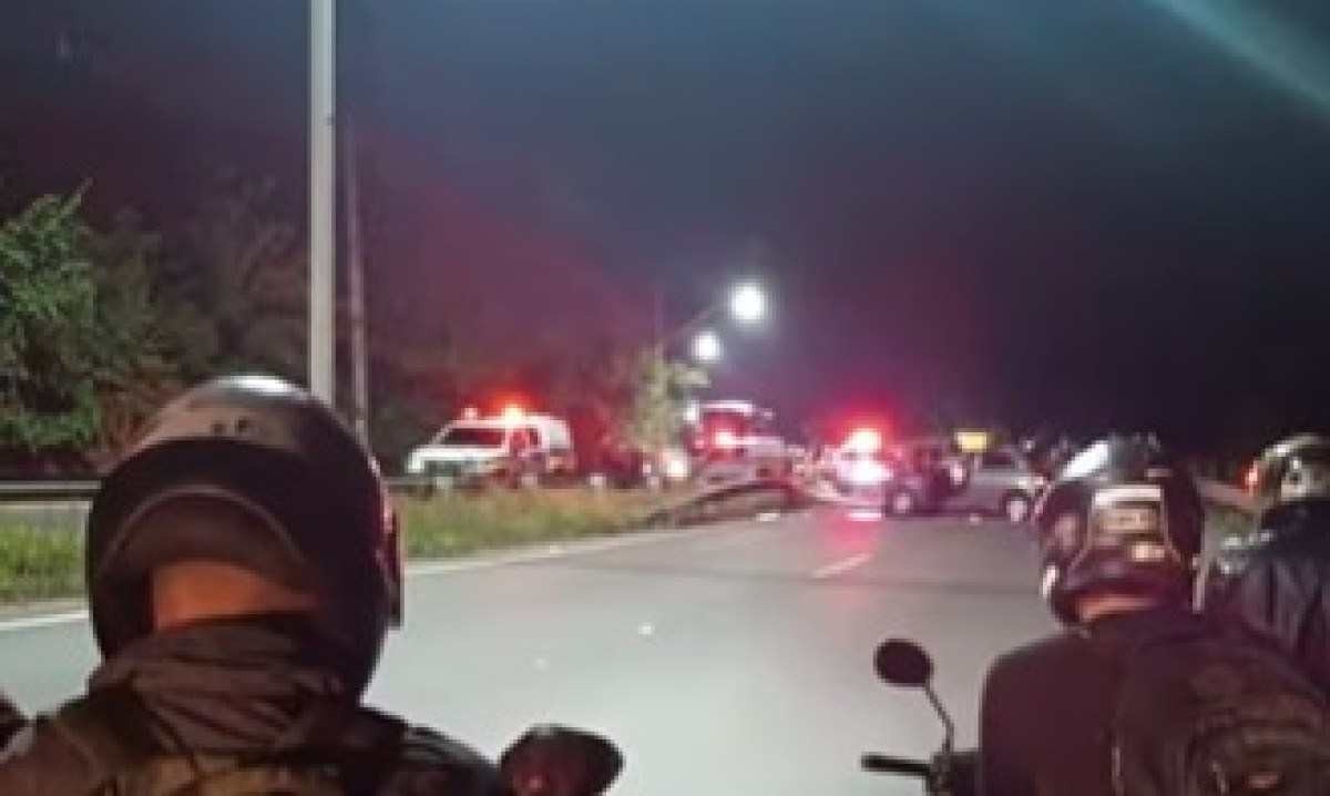 Perseguição policial termina com acidente e homens mortos em Ribeirão das Neves