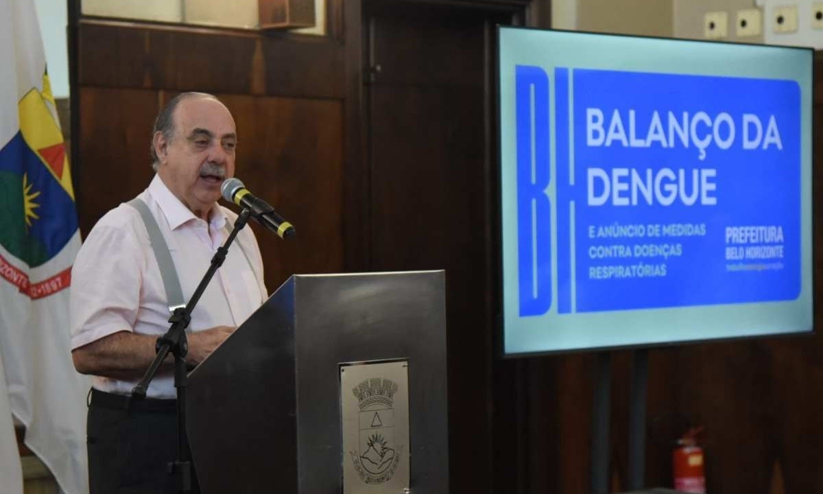 Prefeito Fuad Noman divulga balanço da dengue e anúncio de medidas contra doenças respiratórias
 -  (crédito: Foto Gladyston Rodrigues)