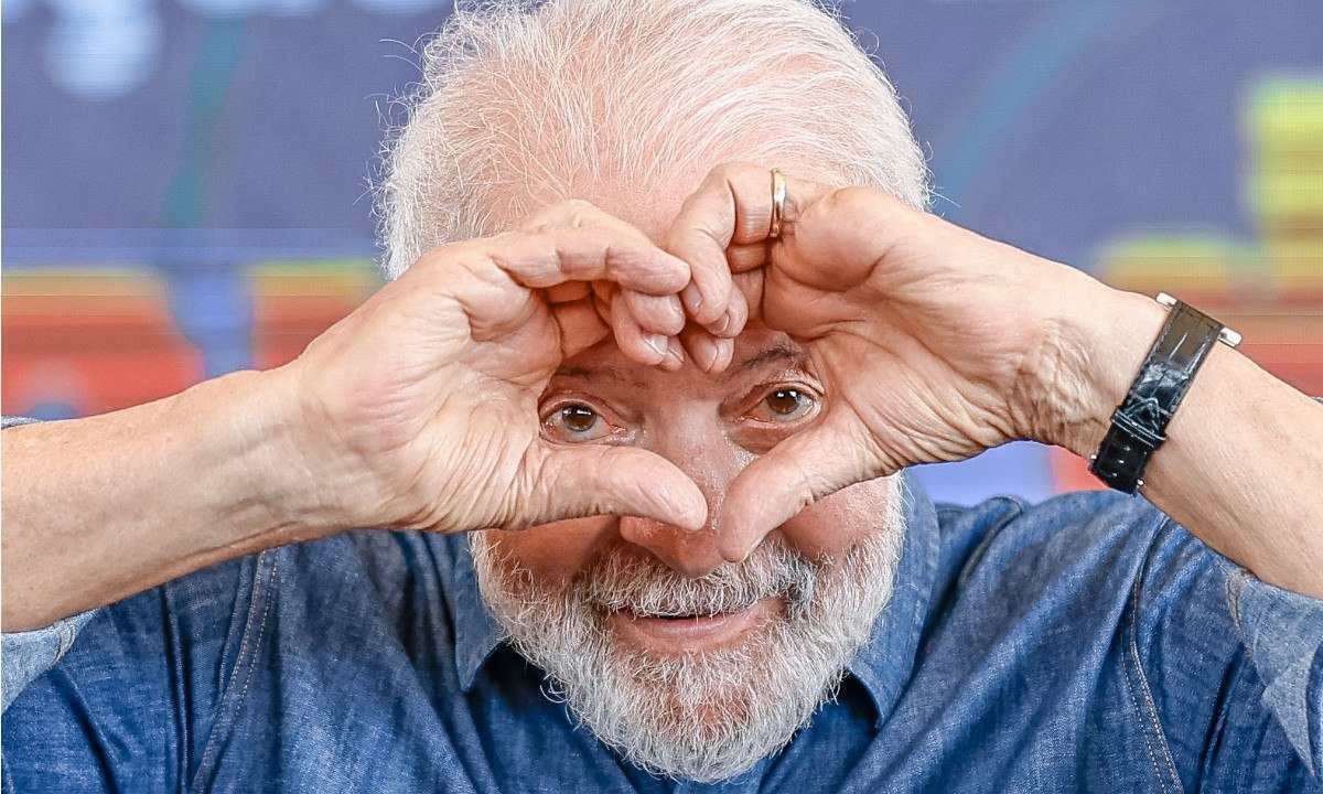 Presidente Lula faz coraçãozinho com as mãos em evento em Pernambuco -  (crédito: Ricardo Stuckert / PR)