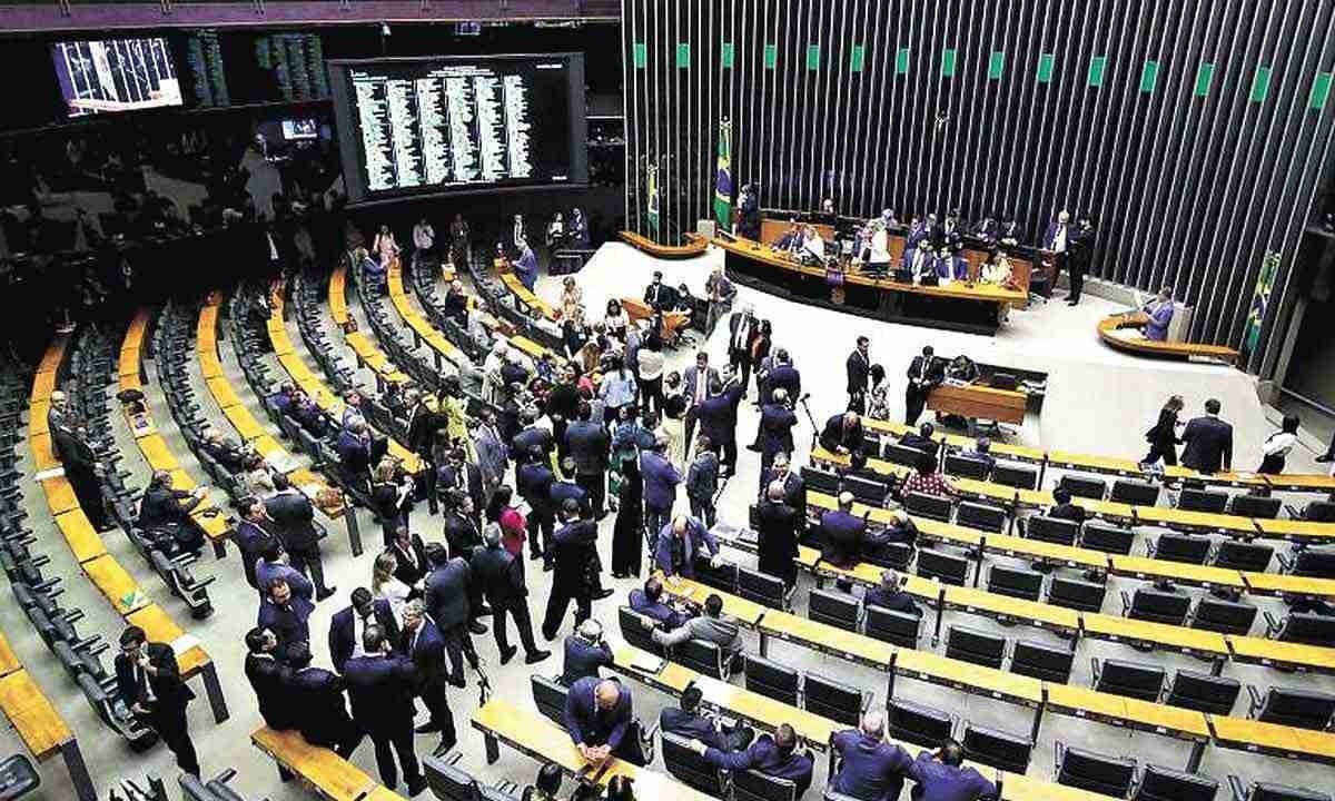 Projeto apresentado na Câmara dos Deputados tem o objetivo de acabar com a progressão de pena para integrantes de facções criminosas -  (crédito: ZECA RIBEIRA/CÂMARA DOS DEPUTADOS)