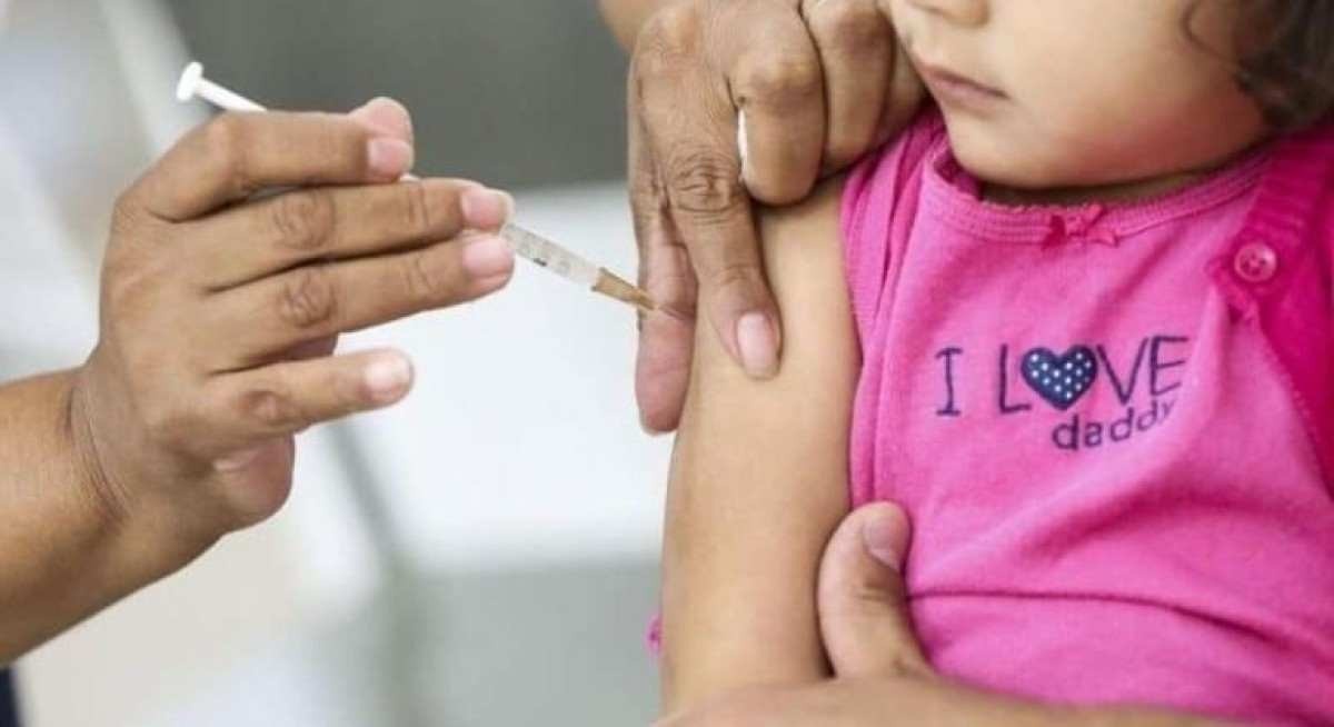 Postos de saúde de BH abrem neste sábado (13/4) para reforçar vacinação