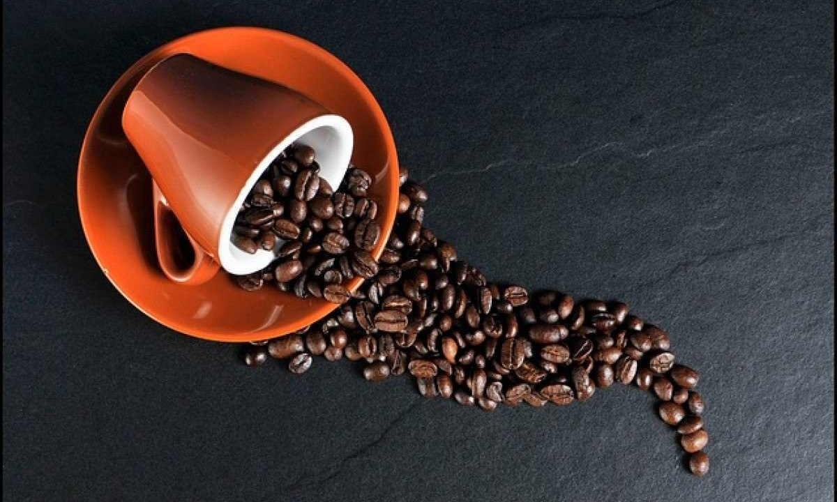  O consumo excessivo de café e outras bebidas e alimentos ricos em cafeína, como energéticos e alguns chás, também podem diminuir suas chances de gravidez -  (crédito:  Chris/Pixabay)
