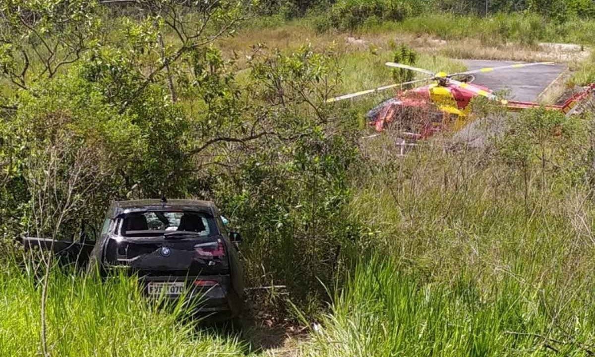 Ocorrência foi atendida na Alameda das Aroeiras, dentro do Colégio Santo Agostinho -  (crédito: Corpo de Bombeiros/Divulgação)