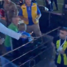 Jogador do Al-Ittihad leva chicotada no estádio após derrota para o Al-Hilal - No Ataque Internacional