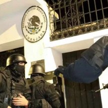 México apresenta denúncia contra Equador em Haia por ataque à embaixada - AFP/ Alberto Suar&eacute;z