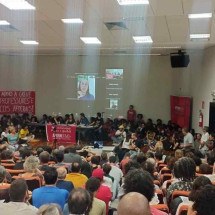 UFMG: professores aderem à greve a partir de segunda-feira (15/4) - Sarah Cecília Espírito Santo Ribeiro