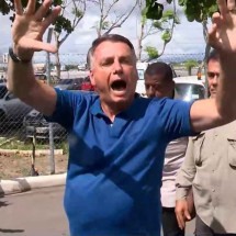 Bolsonaro dá bronca em aliados durante visita a João Pessoa (PB)  - TV Arapuan