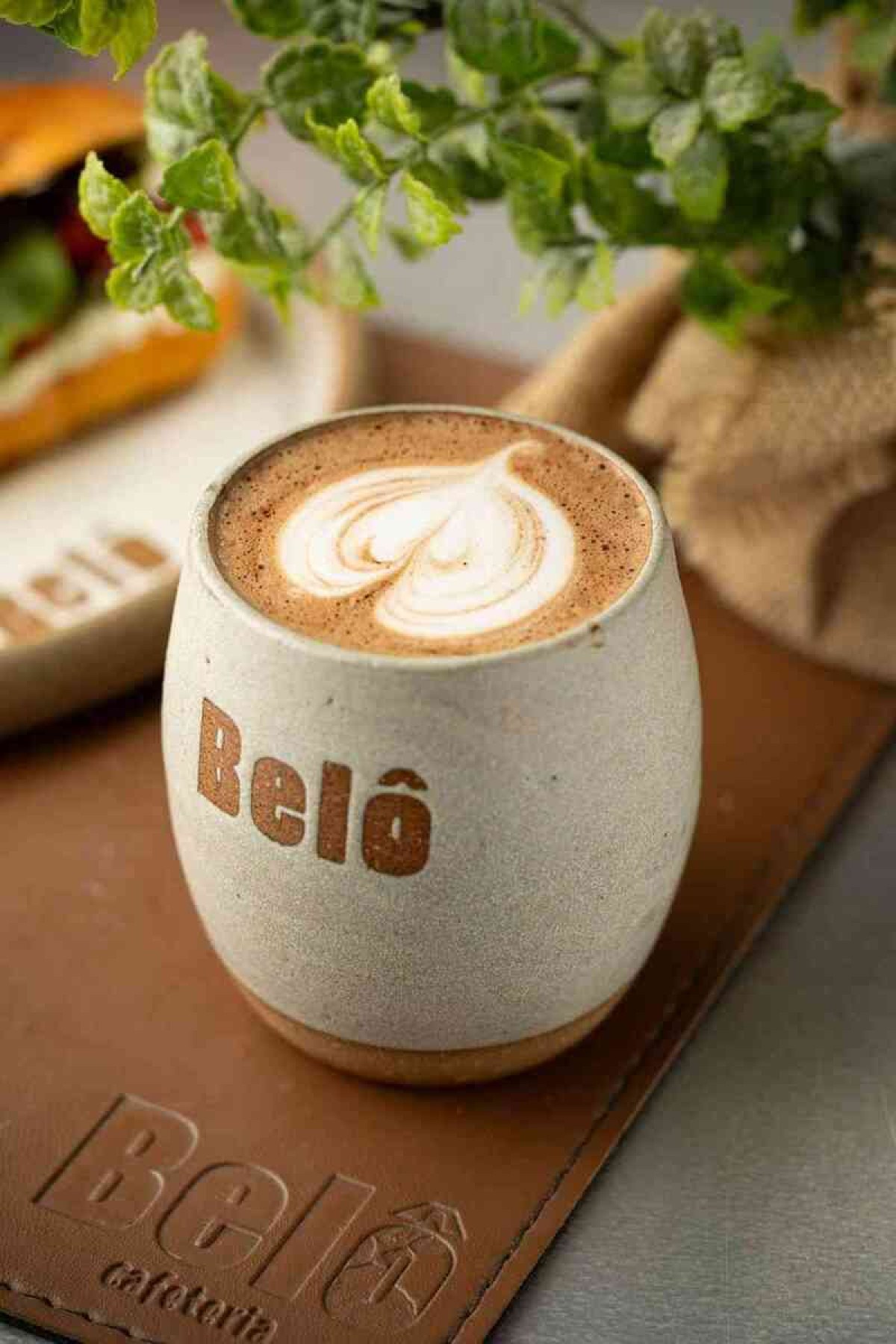 Capuccino do Belô em xícara de cerâmica personalizada