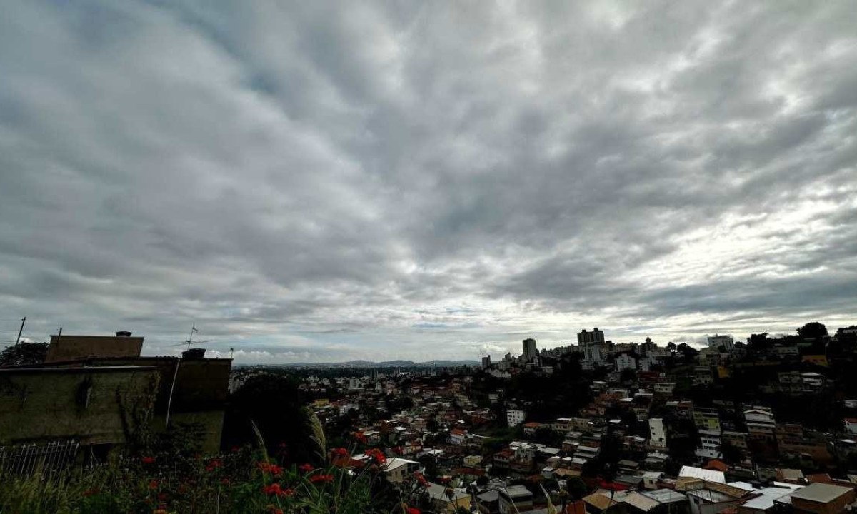 Previsão do tempo em BH e Região Metropolitana é de céu nublado a parcialmente nublado -  (crédito: Ramon Lisboa/EM/D.A Press)
