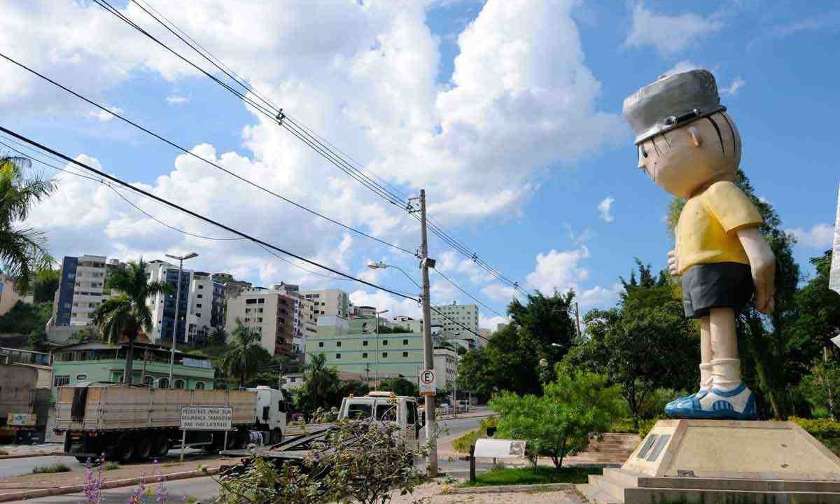 Escultura do Menino Maluquinho é cartão-postal de Caratinga, cidade natal de Ziraldo -  (crédito: Gladyston Rodrigues/EM/D.A Press - 31/3/2015)
