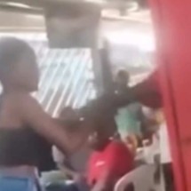 Vídeo: jovem é morta esfaqueada no pescoço durante briga em bar em MG - Reprodução/redes sociais