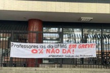 Greve na UFMG: professores vão decidir se aceitam reajuste do governo