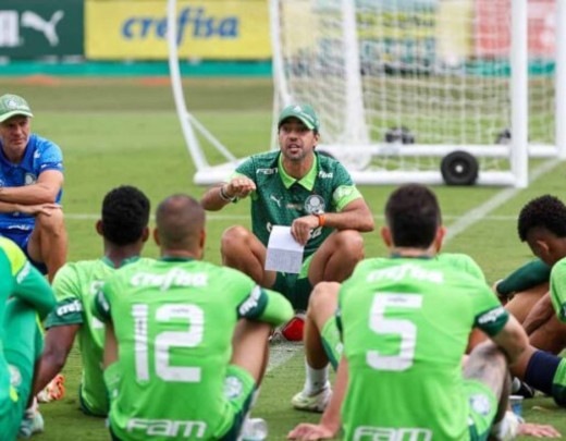 Palmeiras teve um time misto contra o Vitória -  (crédito:  FABIO MENOTTI)