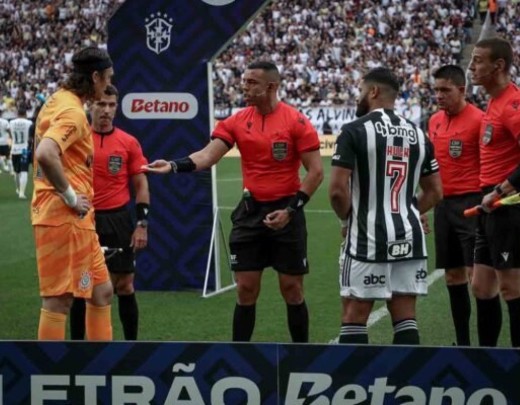 Árbitro relatou ofensas de dirigentes do Corinthians após o jogo -  (crédito:  Bruno Sousa)