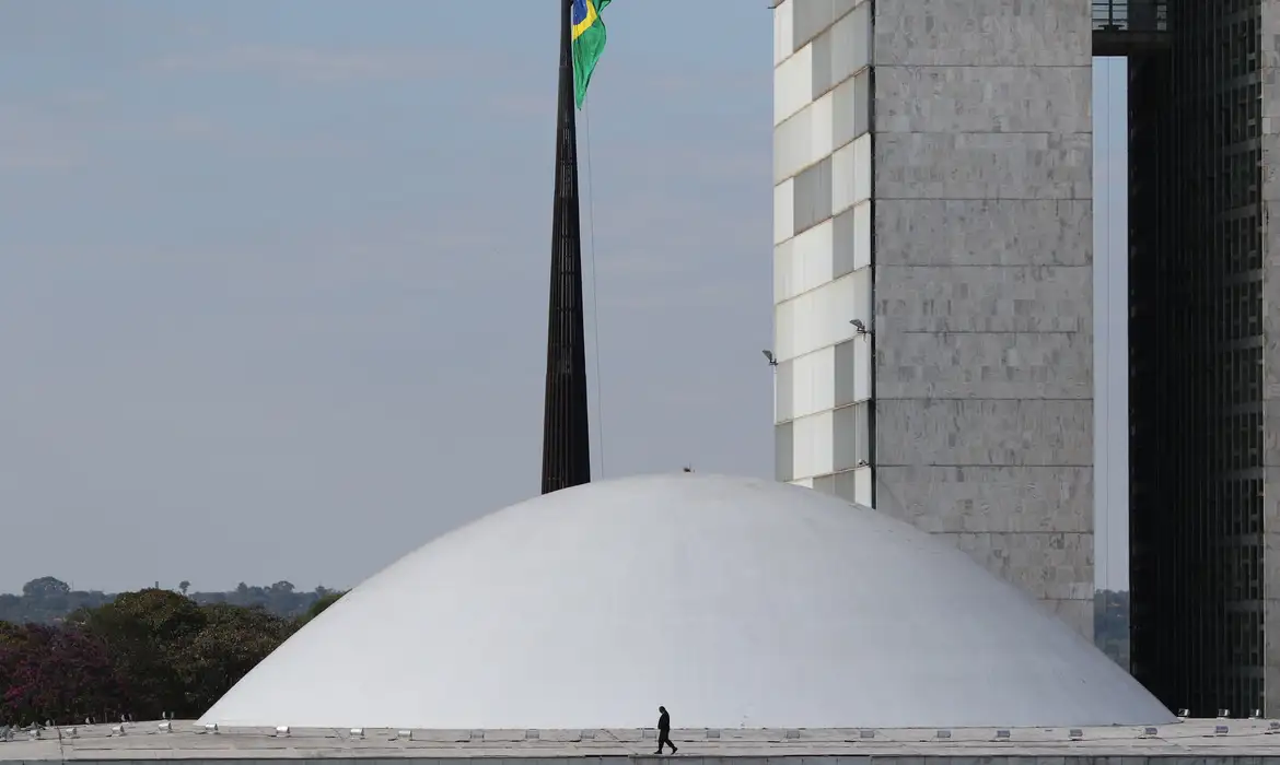 Projeto da LDO prevê crescimento de 2,8% para o próximo ano -  (crédito: EBC)