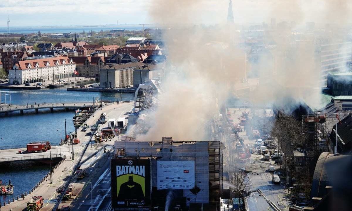 As causas do incêndio ainda são desconhecidas  -  (crédito: Ida Marie Odgaard / Ritzau Scanpix / AFP)