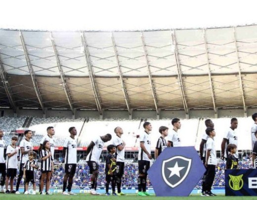 Artur Jorge é parte do projeto esportivo de Textor. Mas ainda está desconectado do botafoguismo  -  (crédito:  Foto: Vitor Silva/Botafogo)