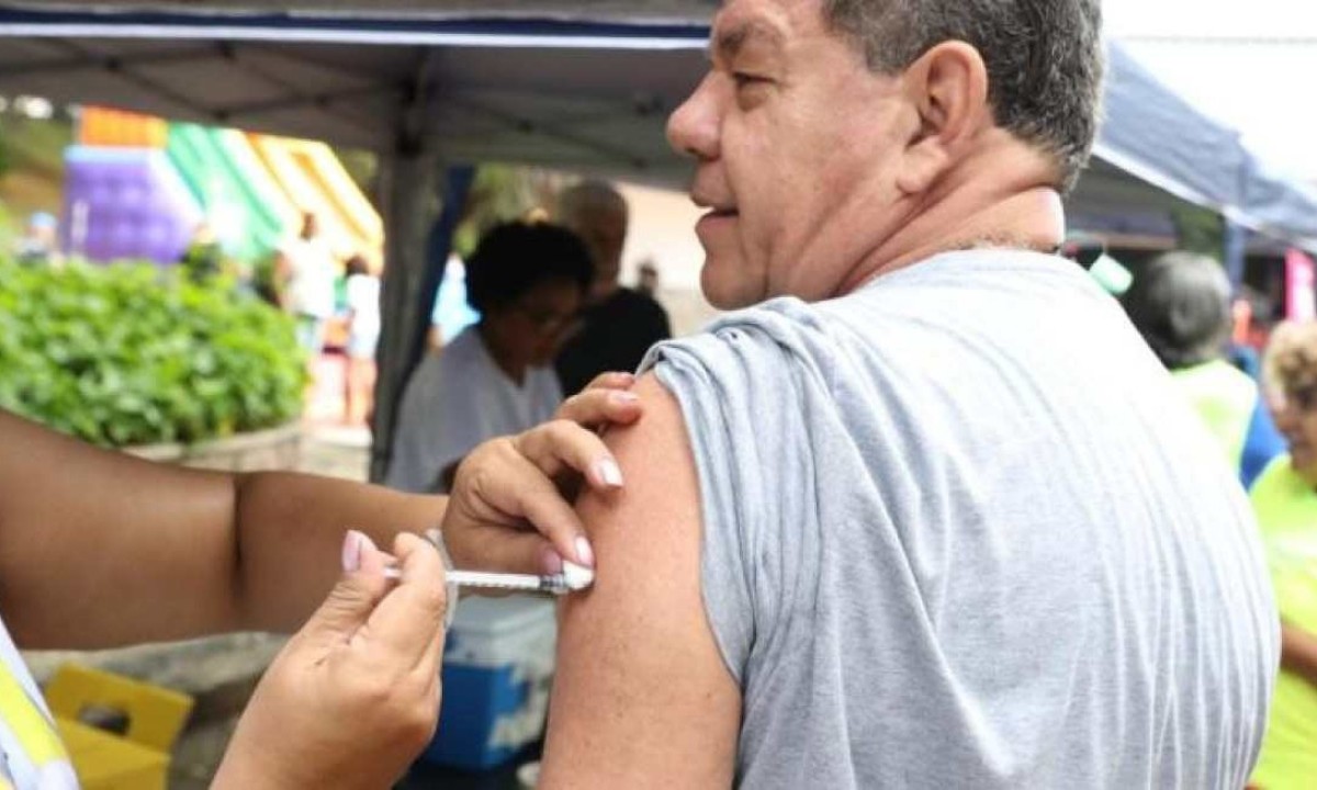 Imunizantes estão sendo aplicados em Belo Horizonte -  (crédito: Adão de Souza/PBH)