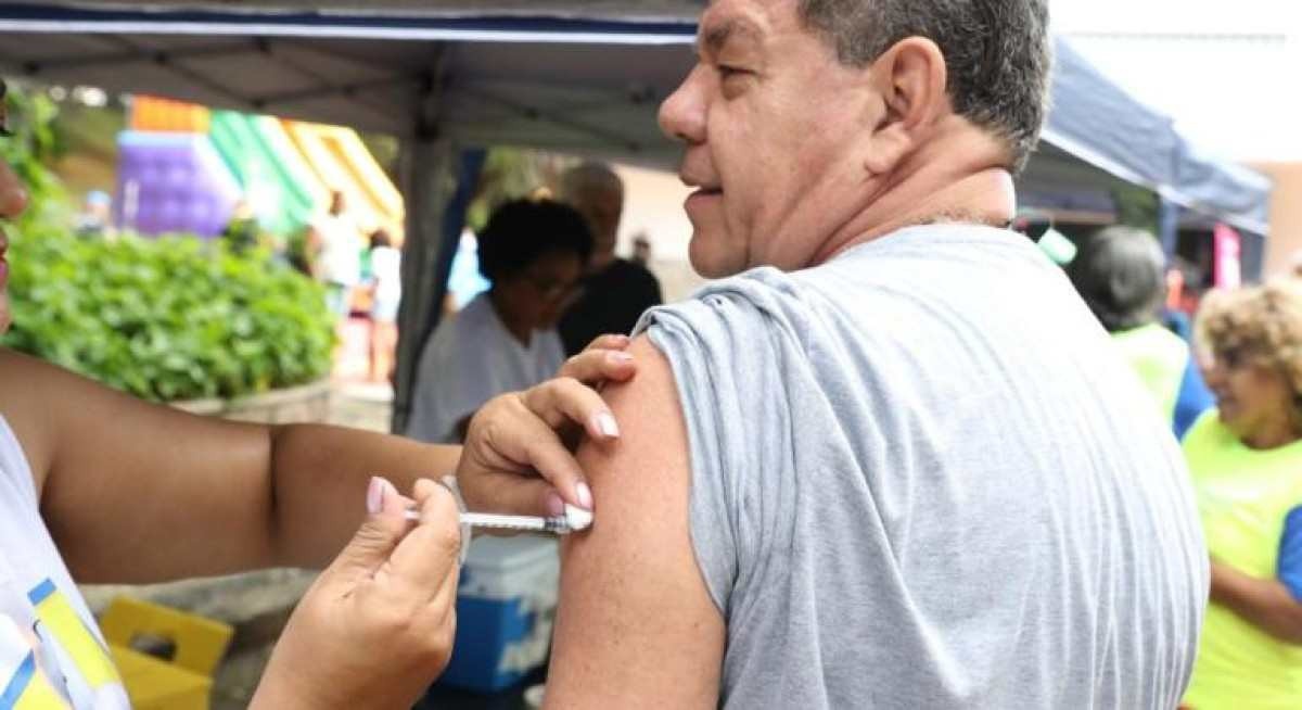 Vacina contra gripe vai ser aplicada em rede de farmácias em BH