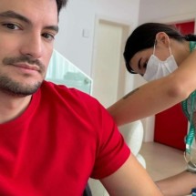 Felipe Neto toma vacina contra dengue e convoca pais: 'Vacinem seus filhos' - Reprodução/Redes sociais