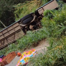MG: Sete pessoas morrem em acidente com ônibus em rodovia estadual - PMRv/Divulgação
