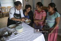Chef peruana promove 'cozinha otimizada' em refeitórios populares