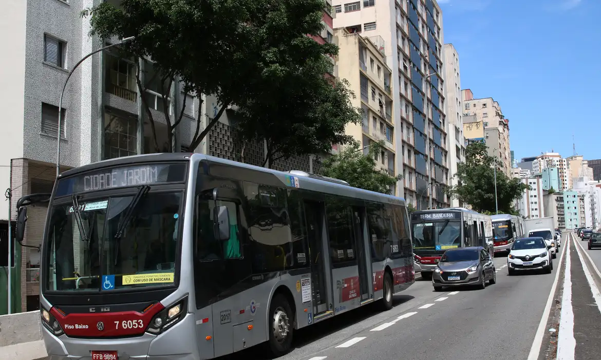 SP: prefeitura quer transparência em pagamentos a empresas de ônibus -  (crédito: EBC)