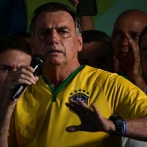 Bolsonaro volta a palco de inelegibilidade no Rio para pressionar Moraes - Pablo PORCIUNCULA / AFP