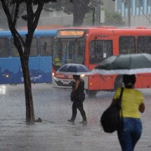 BH: volume de chuvas até sexta-feira (19/4) deve ser o dobro do esperado - Túlio Santos/EM/D.A Press