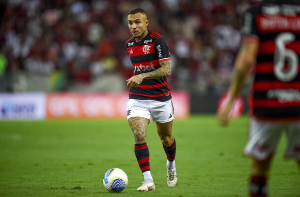 Everton Cebolinha deve desfalcar o Flamengo contra o Palmeiras