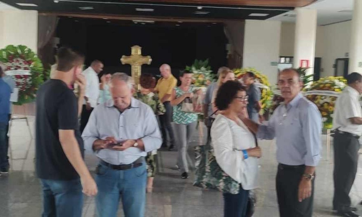 O velório aconteceu na manhã desta sexta-feira (19/4) no Clube dos Oficiais da Polícia Militar (Salão Topázio), no Prado, na Região Oeste de BH -  (crédito: Jair Amaral/EM/D.A Press)