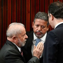 Lula quer procurar Lira, Pacheco e ministros do STF para reduzir tensão - EVARISTO SA / AFP