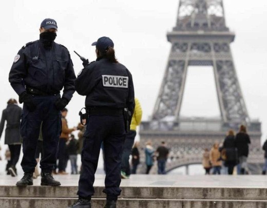 Polícia de Paris  -  (crédito: Thomas Samsom/AFP)
