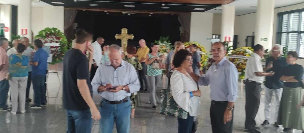 Edgar Soares: familiares prestam homenagens ao coronel em velório
