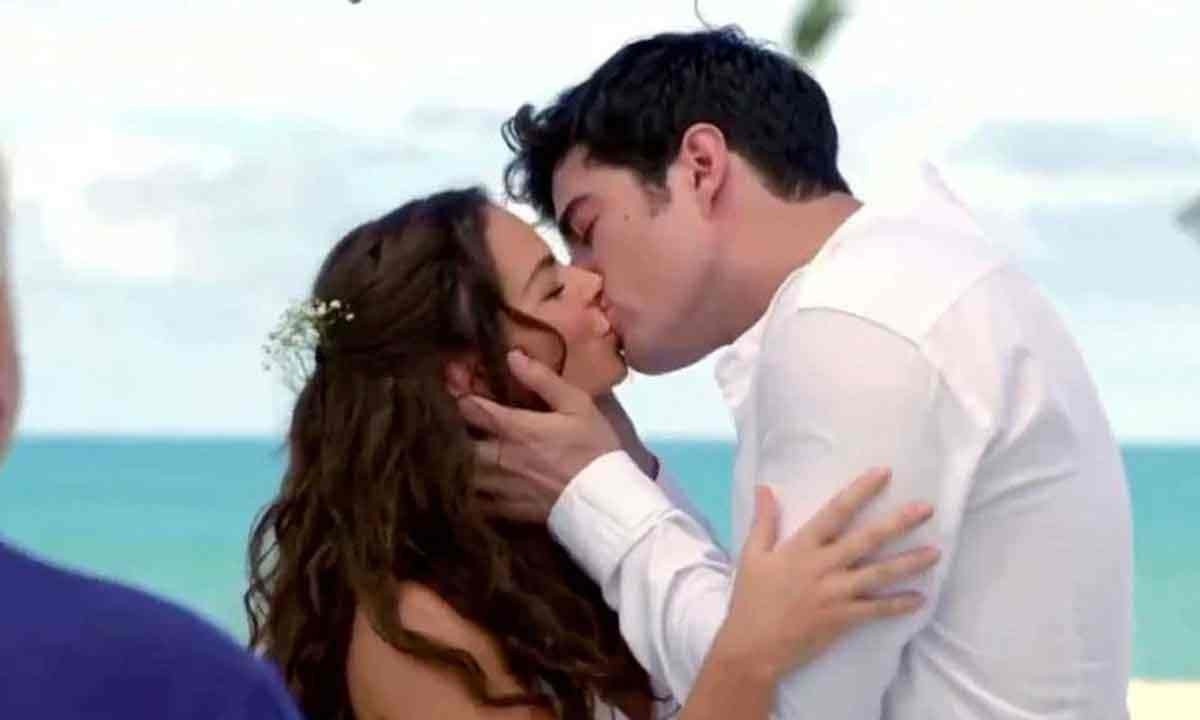 Ángela (Alejandra Robles Gil) e Leonardo (Brandon Peniche) protagonizam 