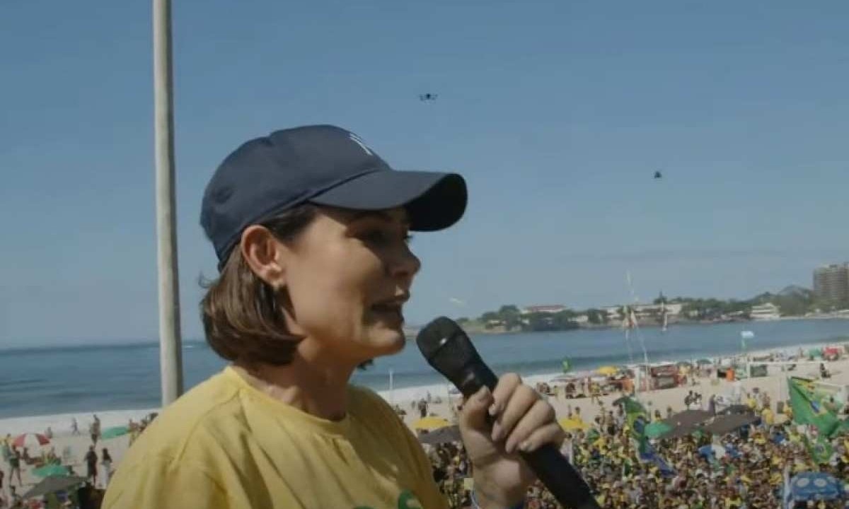 Ao lado do candidato do bolsonarismo no Rio de Janeiro, Michelle pediu para eleitores escolherem 