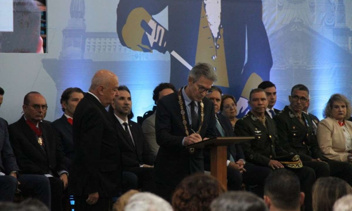 Prefeito de Ouro Preto participou de solenidade ao lado de Zema -  (crédito: Jair Amaral/EM/D.A Press)