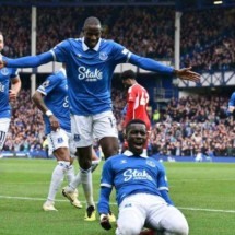 Everton vence Nottingham e se afasta da zona de rebaixamento da Premier League - No Ataque Internacional