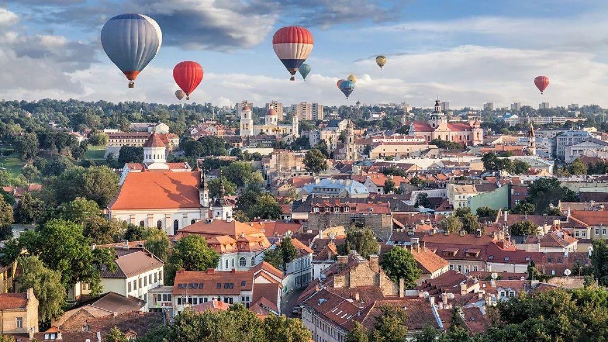 Os países surpreendentes nos quais felicidade está aumentando entre os jovens