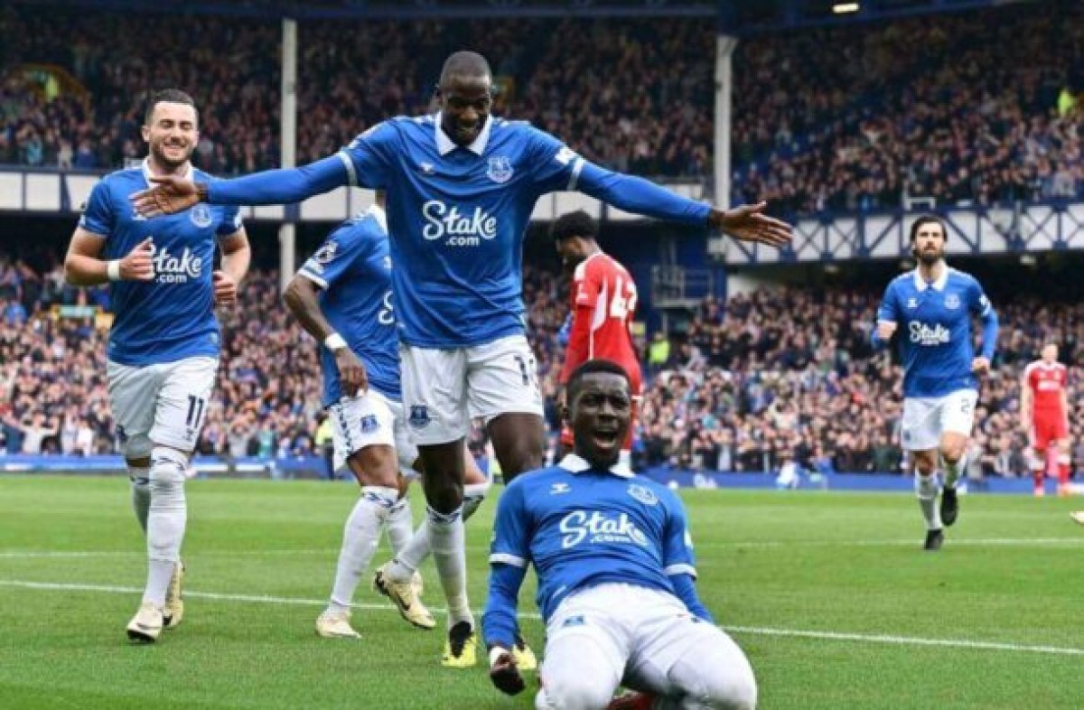 Everton vence Nottingham e se afasta da Zona de rebaixamento do Inglês