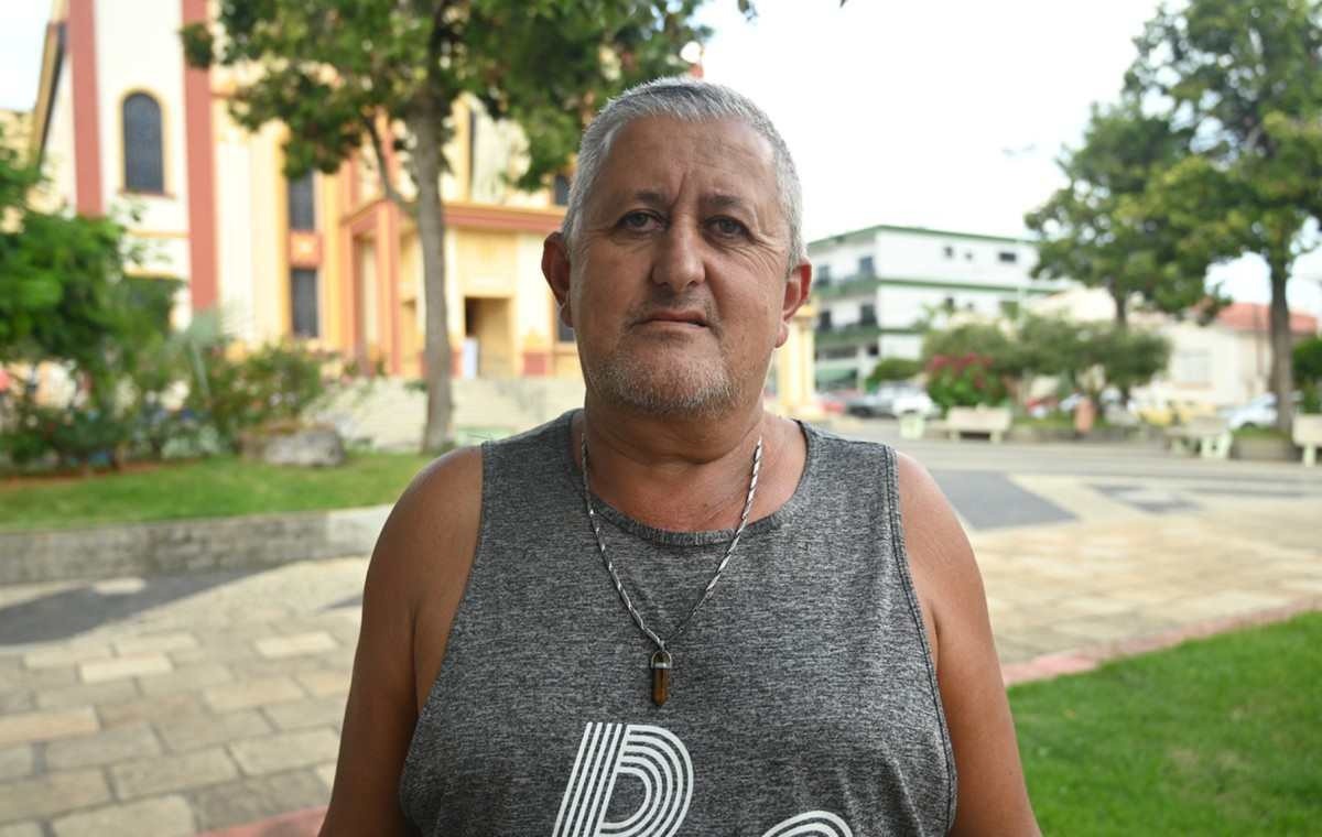Edson Resende, comerciante: "Muita gente está cortando volta. Indo para a estrada de terra para evitar o pedágio"