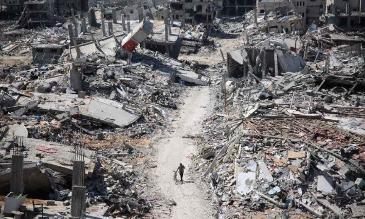 A família palestina estava em casa, na cidade de Rafah, quando foi atingida por um ataque aéreo de Israel -  (crédito: AFP)