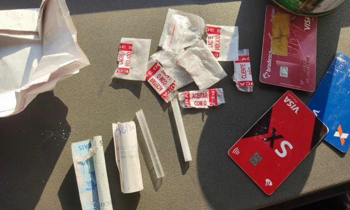 Drogas encontradas na cabine -  (crédito: PRF/DivulgaÃ§Ã£o)