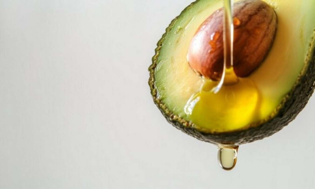 Avocado oil ajuda a manter a barreira protetora da pele e evita o ressecamento -  (crédito: Freepik)