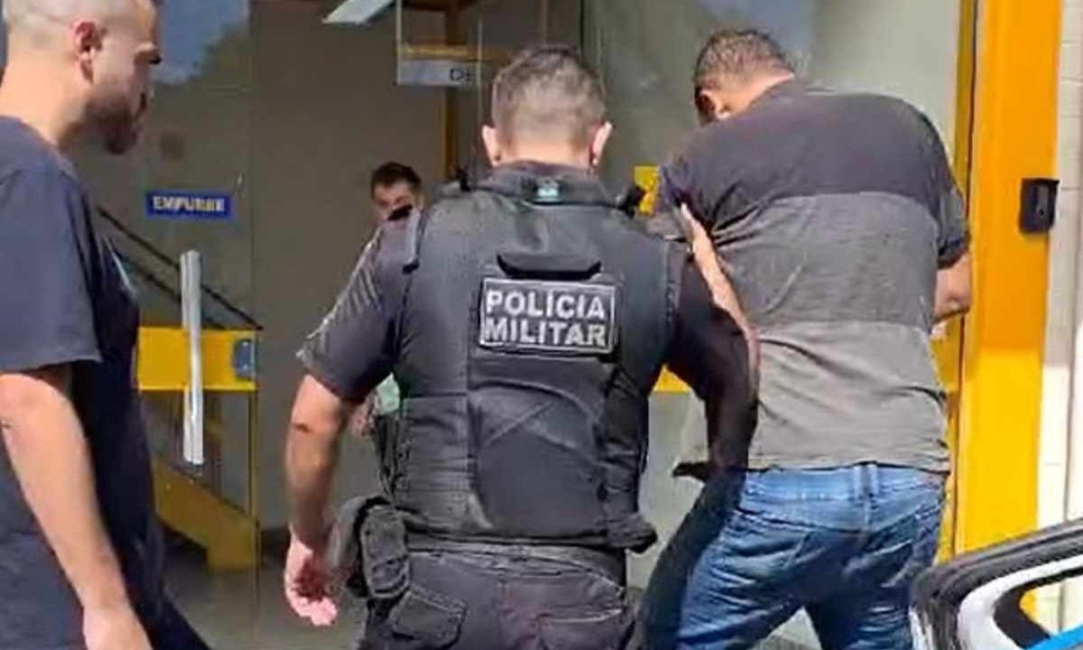 PolÃ­cia prende suspeito de matar a pauladas a companheira em Nova Friburgo -  (crédito: ReproduÃ§Ã£o / PolÃ­cia Civil)