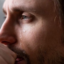 Segurar o choro afeta a saúde; entenda - Freepik