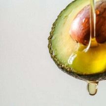 Salvo pelo abacate! Os benefícios do óleo extraído da fruta para a pele - Freepik